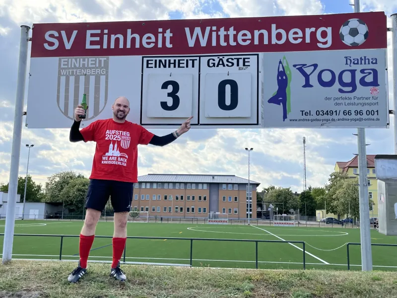 H A P P Y ___ B I R T H D A Y ___ B E C K ´S !!!