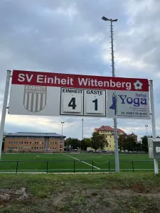 "Vierfacher Herold" bringt Höchstnoten für den Goalgetter und einen Heimsieg !
