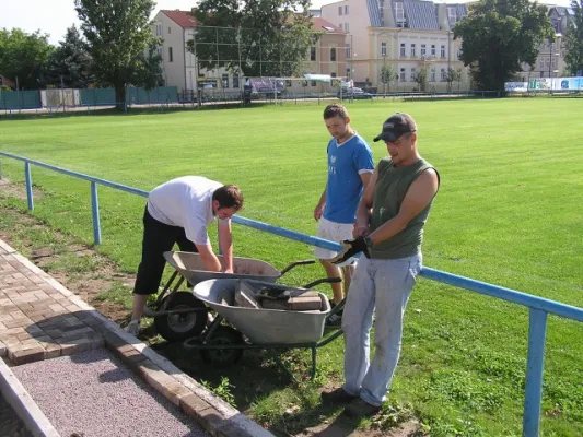 Arbeitseinsatz Tribünenbau