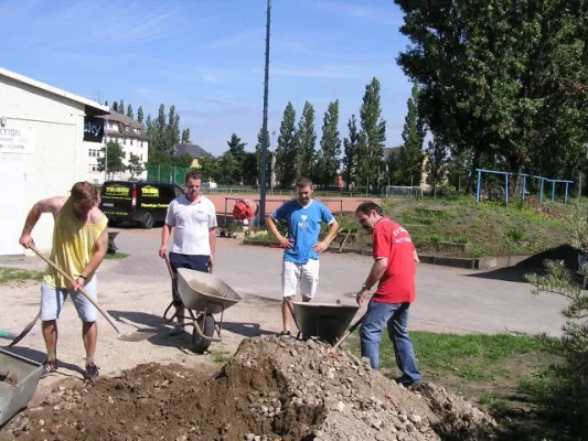 Arbeitseinsatz Tribünenbau